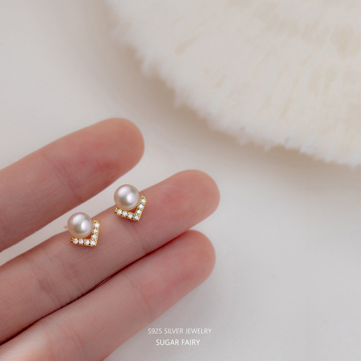 S925 Dainty V Shape Freshwater Pearl CZ Stud Earrings