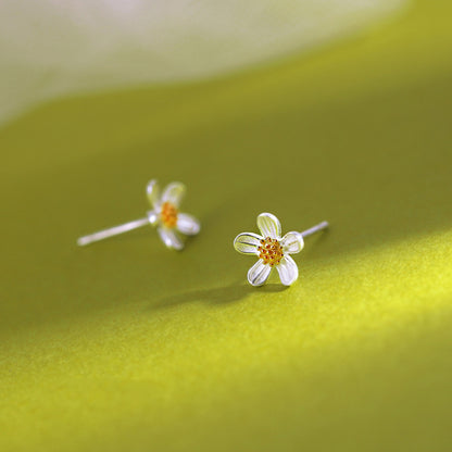 Sterling Silver Daisy Flower Stud Earrings